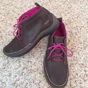 NWOT JAMBU Leather All-Terra Traction Booties